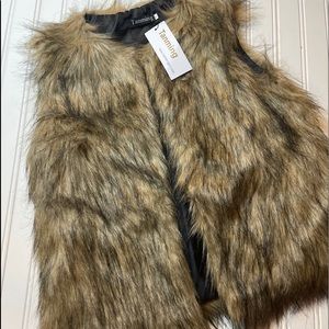 Tanking faux fur vest NWT